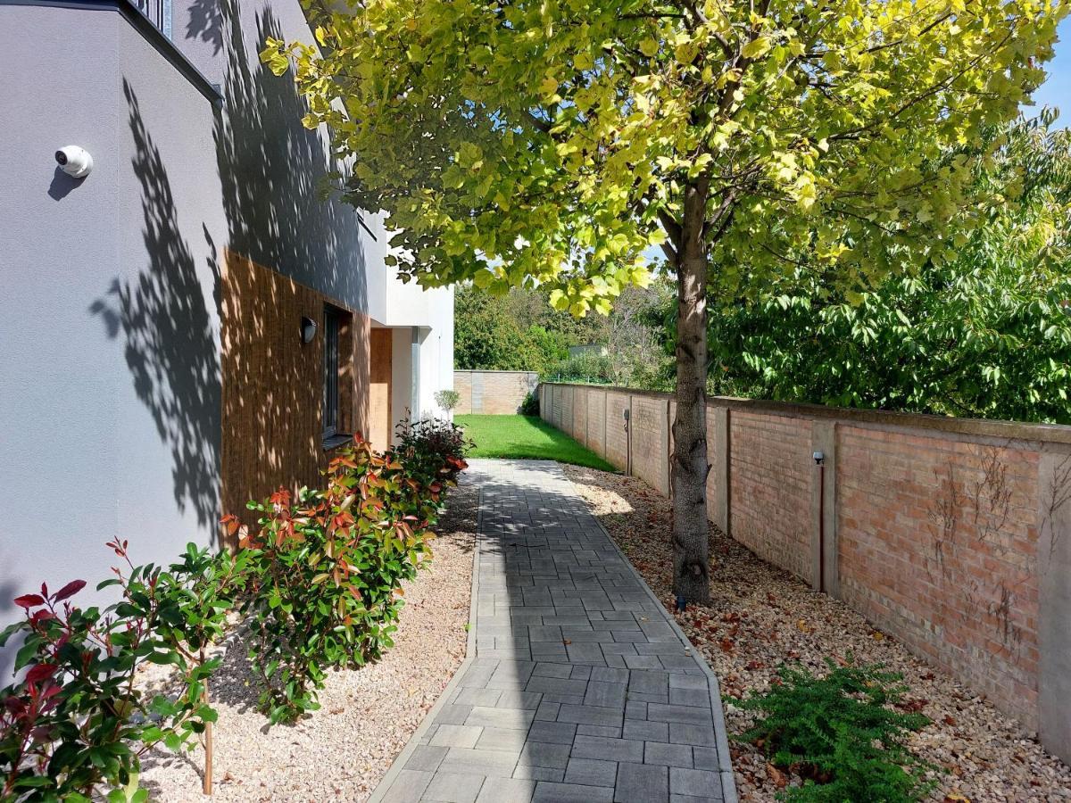 Linden Apartman 104 - Adults Only Mosonmagyaróvár Zewnętrze zdjęcie